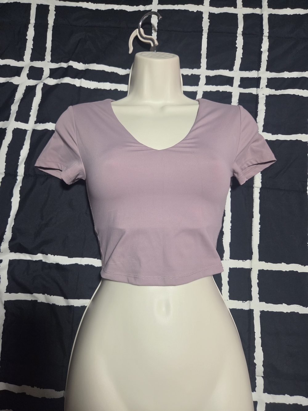 Forever 21 Lavender V-Neck Cropped Tee